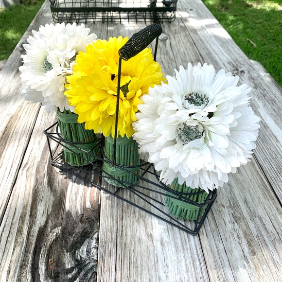 Vintage Three Unit Metal Holder and Flowers - Picture 3 of 3